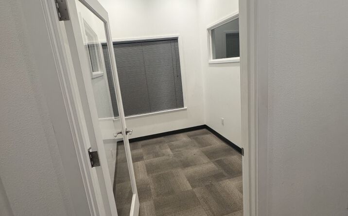 Pictures of Office property located at 5800 Soundview Dr, Gig Harbor, WA 98335 for lease - image #1