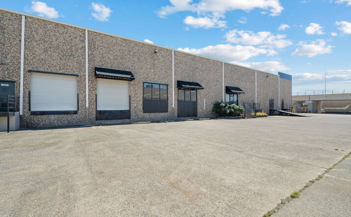 Pictures of Industrial property located at 15201 Midway Rd, Addison, TX 75001 for lease - image #1