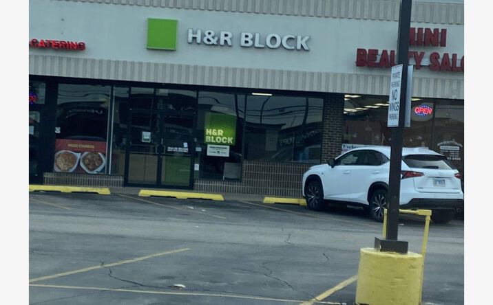Pictures of Retail, Restaurant, Special Purpose property located at 8351 W Golf Rd, Niles, IL 60714 for lease - image #1