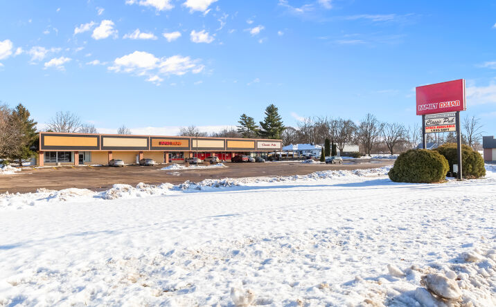 Pictures of Retail property located at 16209-16219 Old U.S. 27, Lansing, MI 48906 for lease - image #1