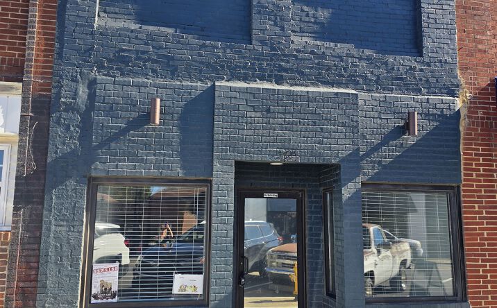 Pictures of Retail, Office property located at 101 S Main St, Mount Pleasant, TN 38474 for lease - image #1