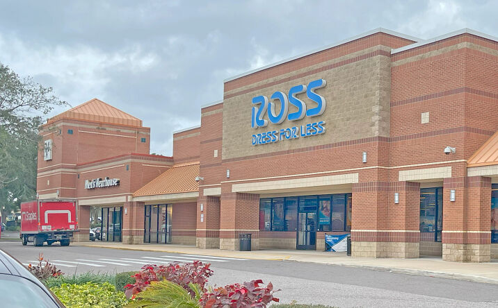 Pictures of Retail property located at 320 Brandon Town Center Dr, Brandon, FL 33511 for lease - image #1