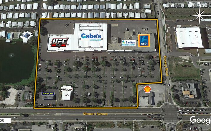 Pictures of Retail property located at 1111 Missouri Ave N, Largo, FL 33770 for lease - image #1