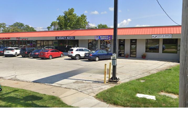 Pictures of Retail property located at 3613 Beaver Ave, Des Moines, IA 50310 for lease - image #1