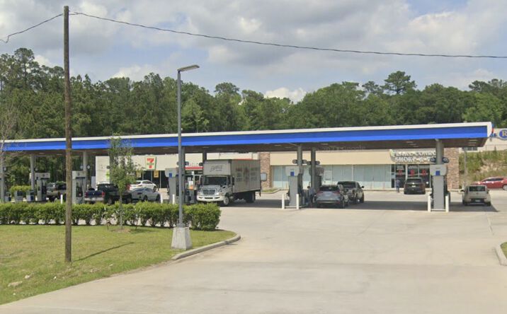 Pictures of Retail property located at 5500 W Davis St, Conroe, TX 77304 for lease - image #1
