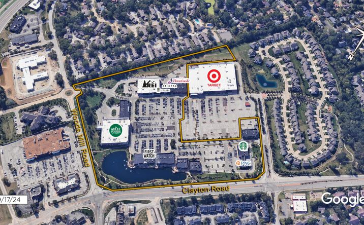 Pictures of Retail, Restaurant property located at 1160 Town and Country Crossing Dr, Town and Country, MO 63017 for lease - image #1