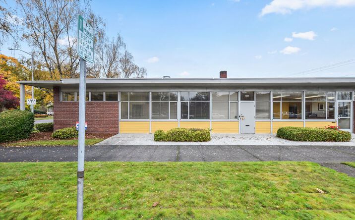 Pictures of Office property located at 1554 Broadway St, Longview, WA 98632 for lease - image #1