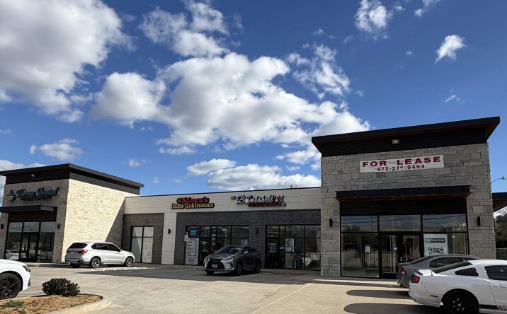 Pictures of Retail, Office, Special Purpose property located at 702 W Centerville Rd, Garland, TX 75041 for lease - image \#1