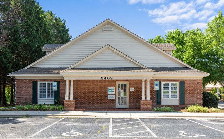 Pictures of Office property located at 5409 W Friendly Ave, Greensboro, NC 27410 for lease - image #1