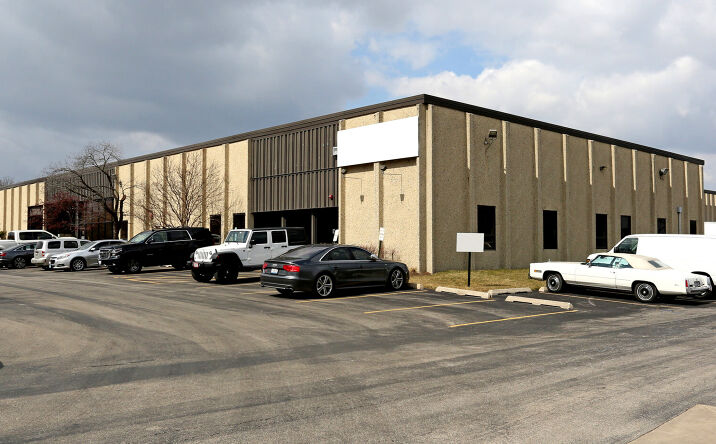 Pictures of Industrial property located at 1065 Thorndale Avenue, Bensenville, IL 60106 for lease - image #1