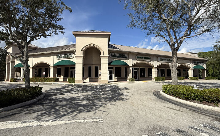 Pictures of Retail property located at 861 Yamato Rd, Boca Raton, FL 33431 for lease - image #1