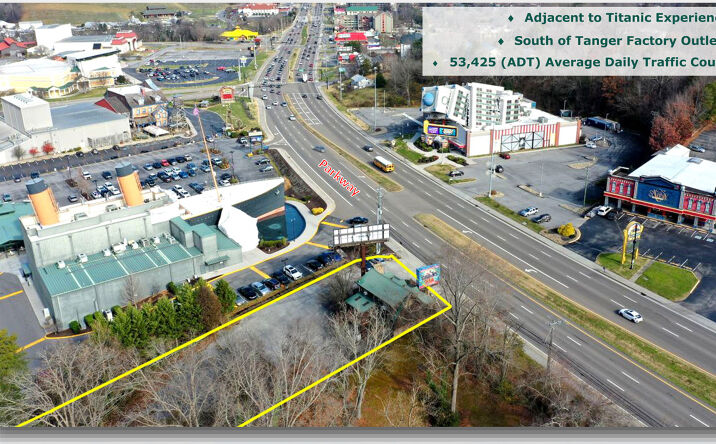 Pictures of Land property located at 2140 Parkway, Pigeon Forge, TN 37863 for lease - image #1