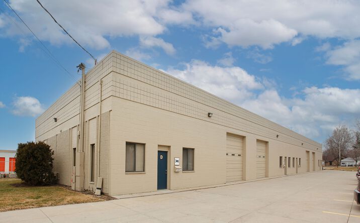 Pictures of Office property located at 360 E Maple Rd Ste A/B, Troy, MI 48083 for lease - image #1