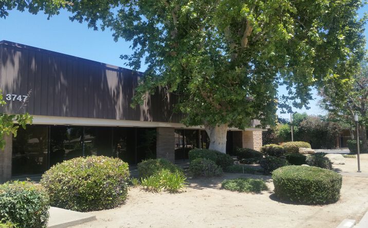 Pictures of Office property located at 3747 E Shields Ave, Fresno, CA 93726 for lease - image #1