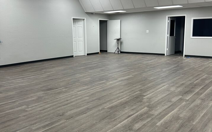 Pictures of Office property located at 10305 I-35 Frontage Rd, San Antonio, TX 78233 for lease - image #1