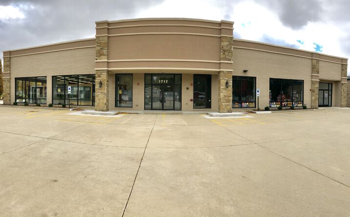 Pictures of Retail, Office property located at 1717 Fort Jesse Rd, Normal, IL 61761 for lease - image #1