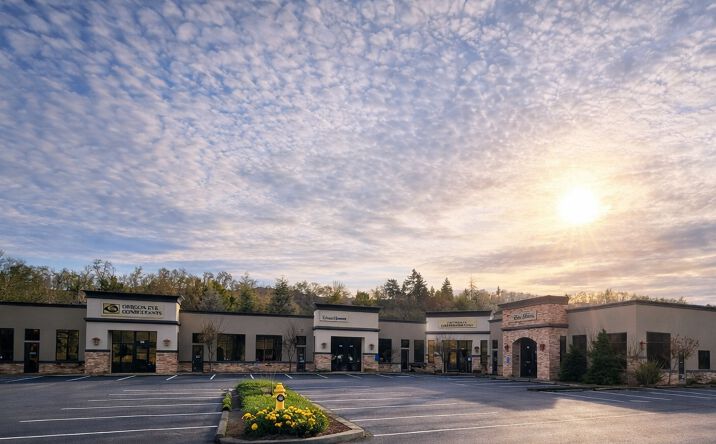 Pictures of Office property located at 2510 NW Edenbower Blvd, Roseburg, OR 97471 for lease - image #1