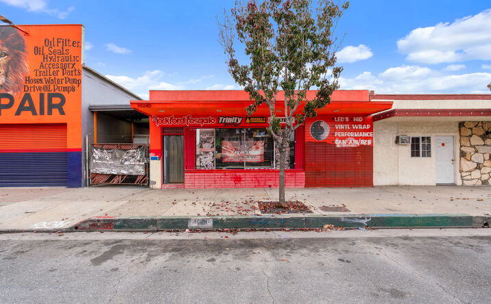 Pictures of Retail property located at 10240 Atlantic Ave, South Gate, CA 90280 for lease - image #1
