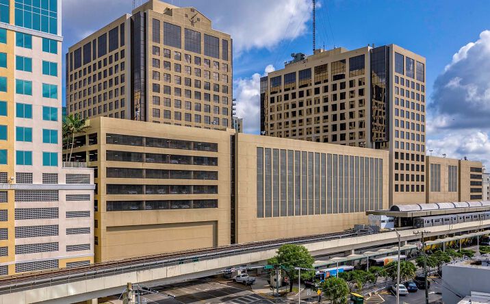 Pictures of Office property located at 9100 & 9130 S. Dadeland Blvd, Miami, FL 33156 for lease - image #1