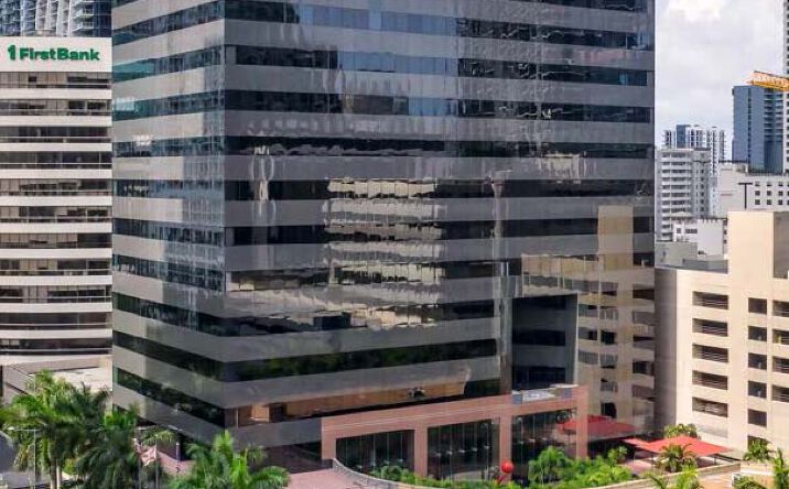 Pictures of Office property located at 800 Brickell Ave, Miami, FL 33131 for lease - image #1