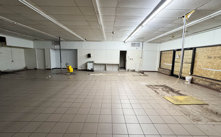 Pictures of Retail property located at 2731 Southwest Pkwy, Wichita Falls, TX 76308 for lease - image #1