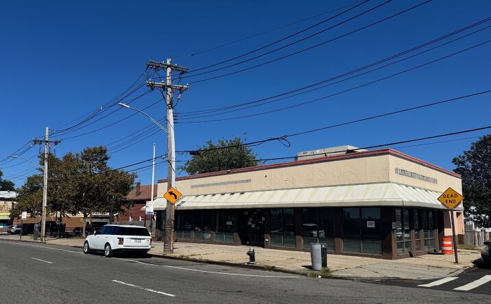 Pictures of Retail, Land property located at 3371 E Tremont Ave, New York, NY 10465 for lease - image #1