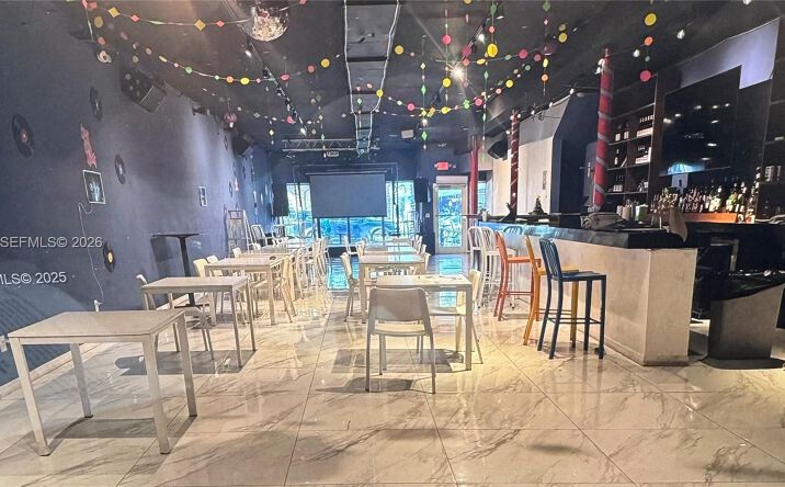 Pictures of Restaurant property located at 1936 Hollywood Blvd, Hollywood, FL 33020 for lease - image #1