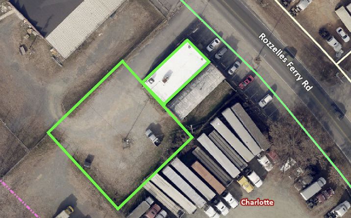 Pictures of Retail, Office, Industrial property located at 4911 Rozzelles Ferry Rd, Charlotte, NC 28216 for lease - image #1