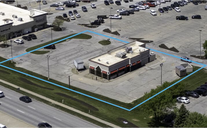 Pictures of Retail, Restaurant property located at 17220 W Center Rd, Omaha, NE 68130 for lease - image #1