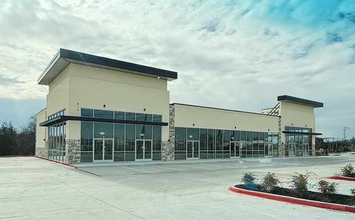Pictures of Retail property located at 816 W Scyene Rd, Mesquite, TX 75149 for lease - image #1