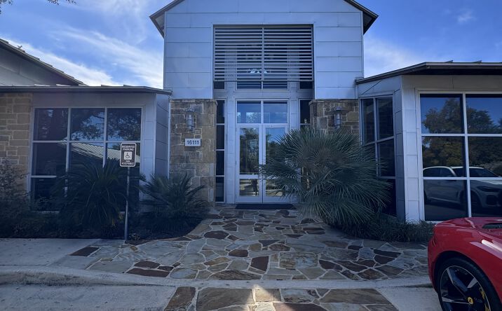 Pictures of Office property located at 16111 Via Shavano, San Antonio, TX 78249 for lease - image #1