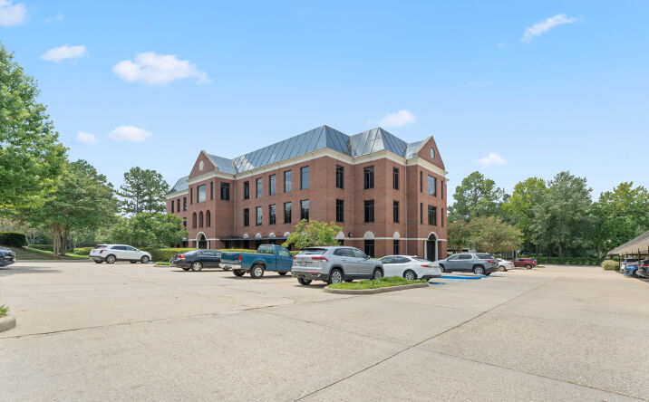 Pictures of Office property located at 8440 Jefferson Hwy, Baton Rouge, LA 70809 for lease - image #1
