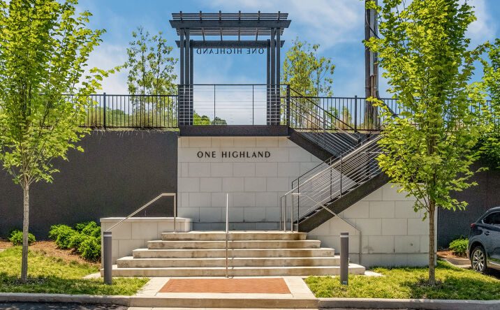 Pictures of Office property located at 2151 Highland Ave, Birmingham, AL 35205 for lease - image #1