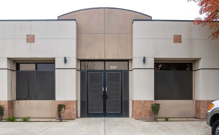 Pictures of Office property located at 1600 Truxtun Ave, Bakersfield, CA 93301 for lease - image #1