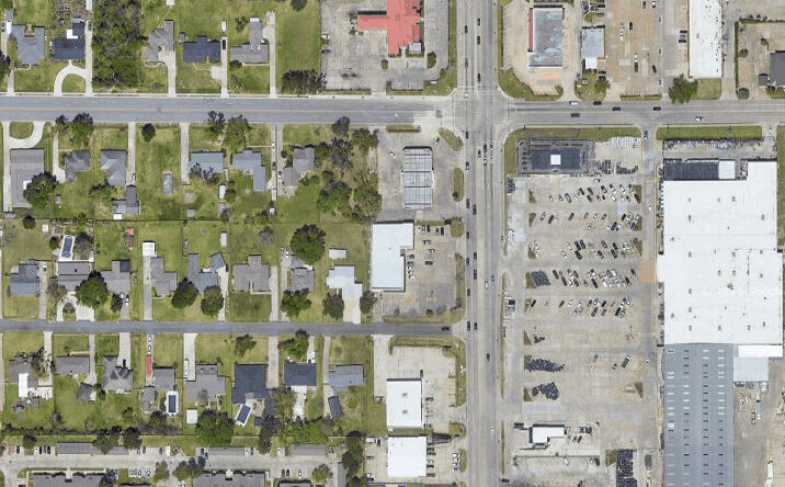 Pictures of Retail, Office, Restaurant property located at 4540 Nelson Rd, Lake Charles, LA 70605 for lease - image #1