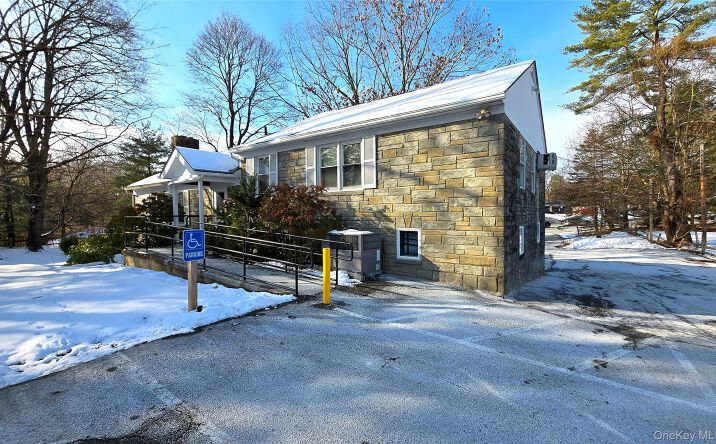 Pictures of Office property located at 2038 New Hackensack Road 3, Poughkeepsie, NY 12603 for lease - image #1