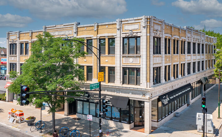 Pictures of Office property located at 5256 N Broadway Street, Chicago, IL 60640 for lease - image #1