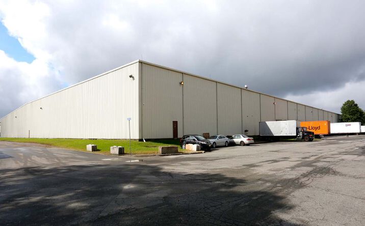 Pictures of Industrial property located at 100 Middlesex Ave, Carteret, NJ 07008 for lease - image #1