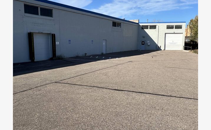 Pictures of Office property located at 635 Prior Ave N, Saint Paul, MN 55104 for lease - image #1
