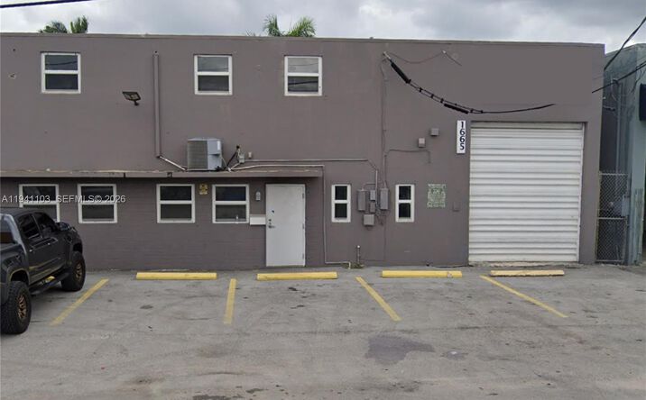 Pictures of Industrial property located at 1665 W 33rd Pl, Hialeah, FL 33012 for lease - image #1