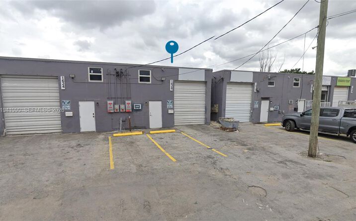 Pictures of Industrial property located at 1626 W 33rd Pl, Hialeah, FL 33012 for lease - image #1