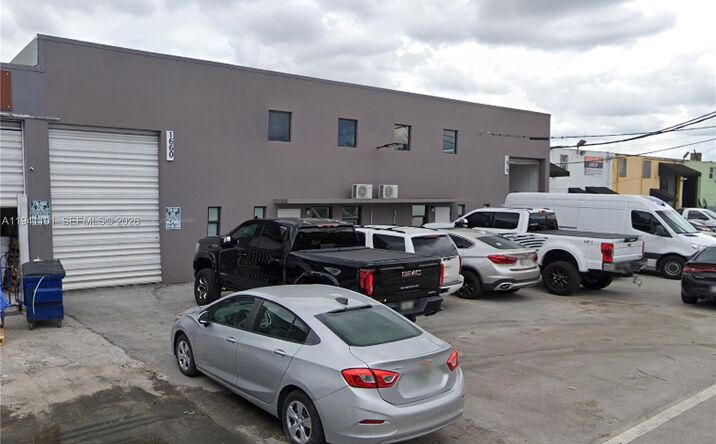 Pictures of Industrial property located at 1660 W 33rd Pl, Hialeah, FL 33012 for lease - image #1