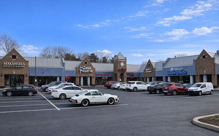 Pictures of Retail property located at 1551 E Stop 12 Rd, Indianapolis, IN 46227 for lease - image #1