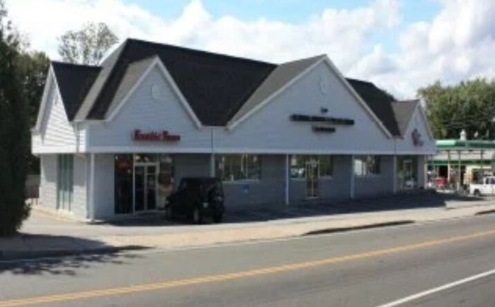Pictures of Retail property located at 468 Smithfield Rd, North Providence, RI 02904 for lease - image #1