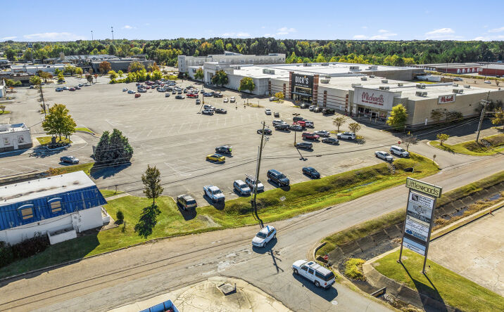 Pictures of Retail property located at 2041 US-45, Columbus, MS 39701 for lease - image #1