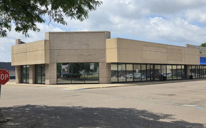 Pictures of Retail property located at 26013 Hoover Rd, Warren, MI 48091 for lease - image #1