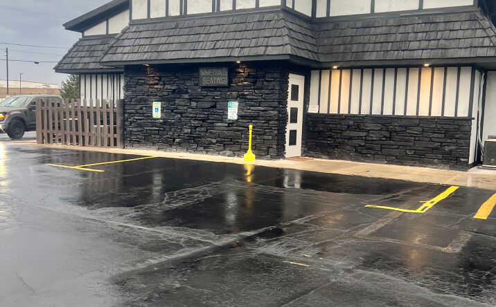 Pictures of Restaurant property located at 1101 W North Ave, Little Chute, WI 54140 for lease - image #1