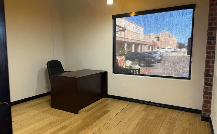 Pictures of Office property located at 414 Shiloh Dr, Laredo, TX 78045 for lease - image #1