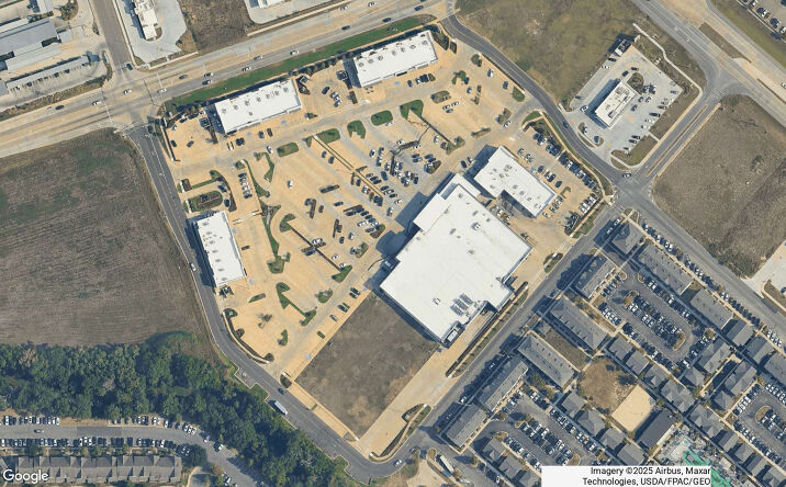 Pictures of Retail, Land, Restaurant property located at 600-660 Arlington Creek Center Blvd, Baton Rouge, LA 70820 for lease - image #1