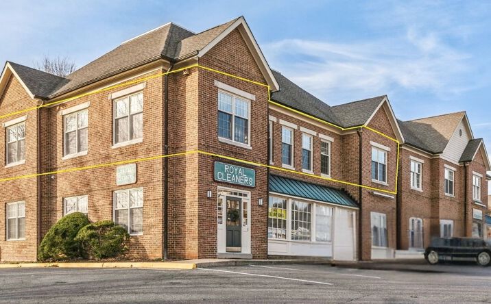 Pictures of Office property located at 9913 Georgetown Pike, Great Falls, VA 22066 for lease - image #1